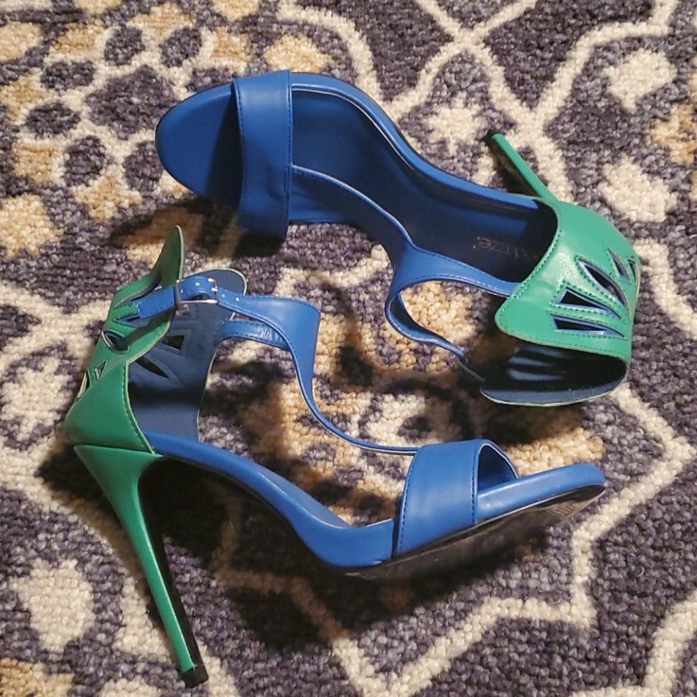 Blue/green heels - Picture 4 of 5